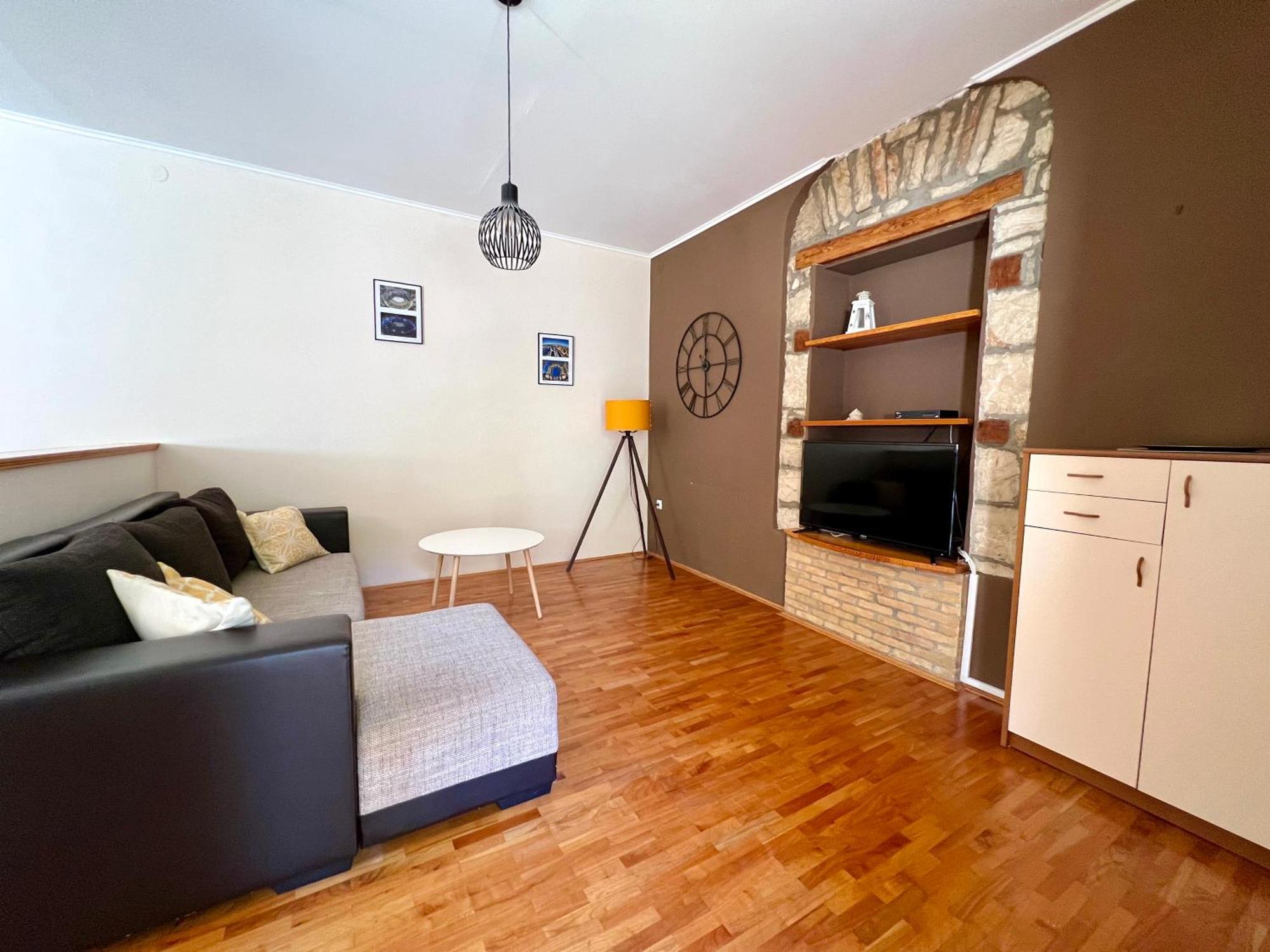 V&V Apartment Pula Exterior photo